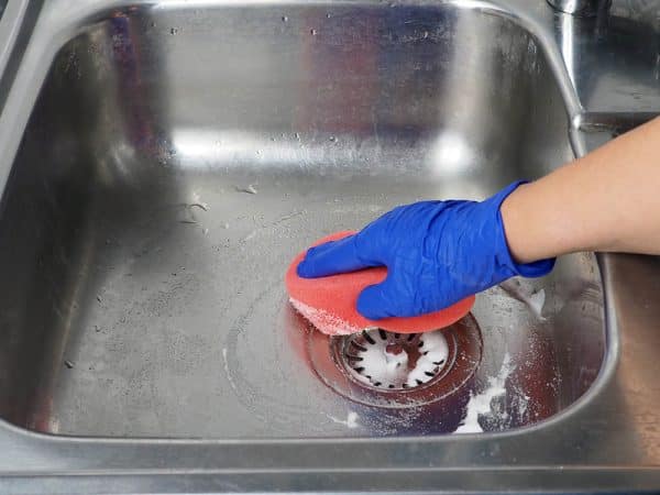 cleaning with baking soda